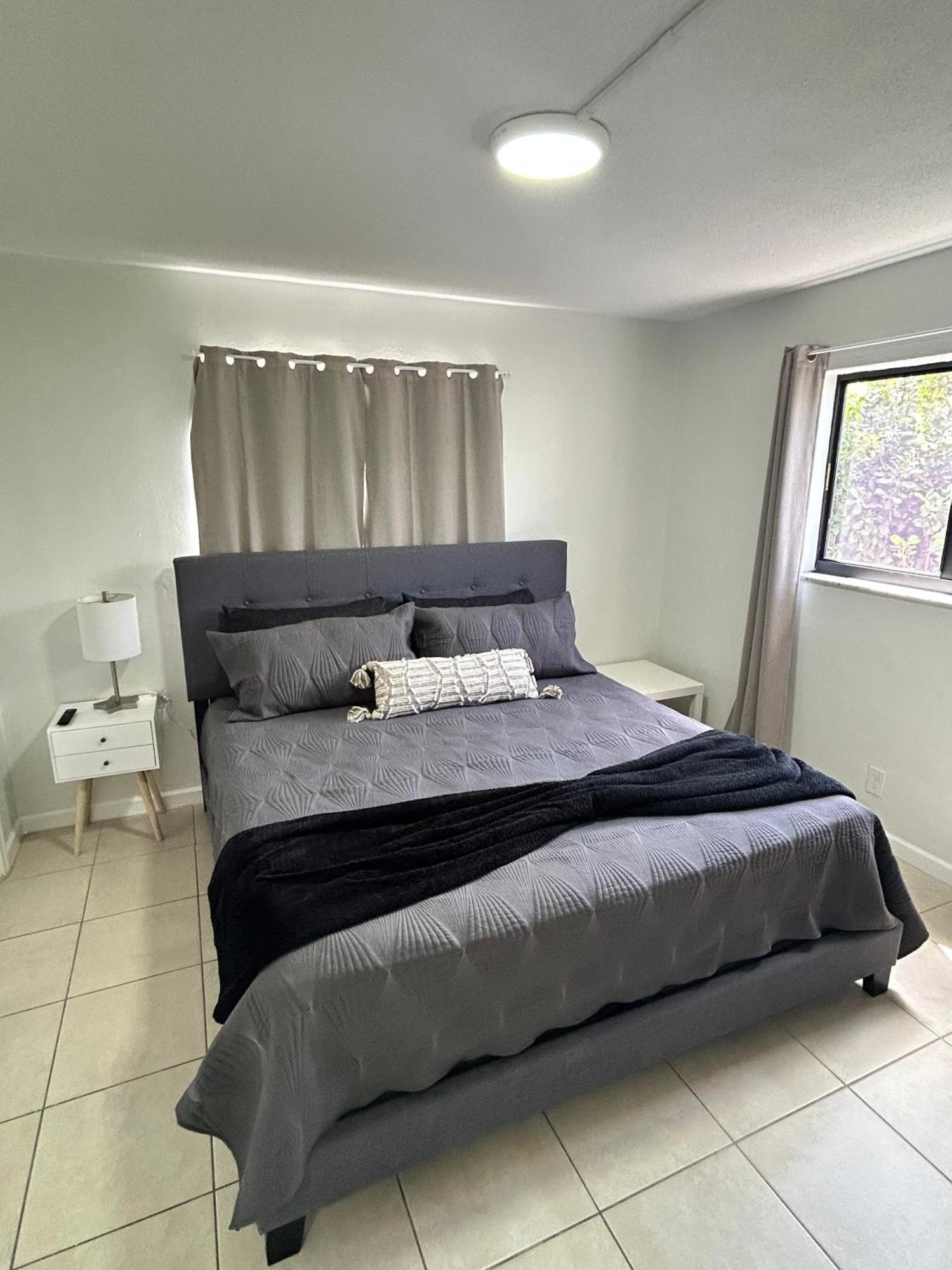 Apartment In Hollywood Close To Shops & Beach 110 외부 사진